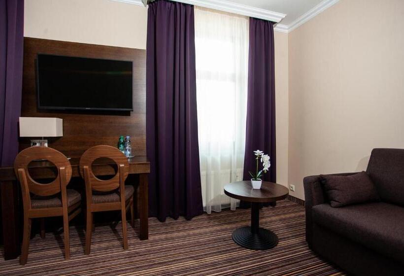 استودیوی سوپریور, Cēsis