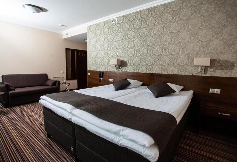 استودیوی سوپریور, Cēsis