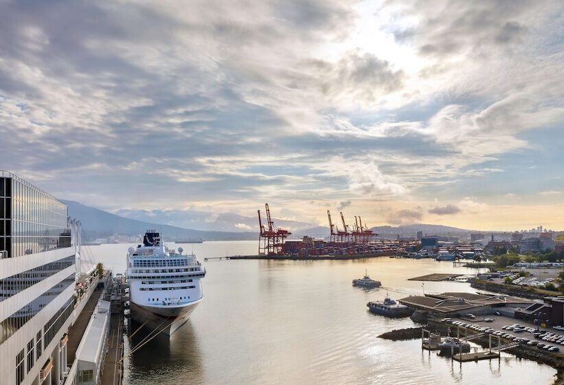 غرفه قياسيه سريرين مزدوجين, Fairmont Waterfront