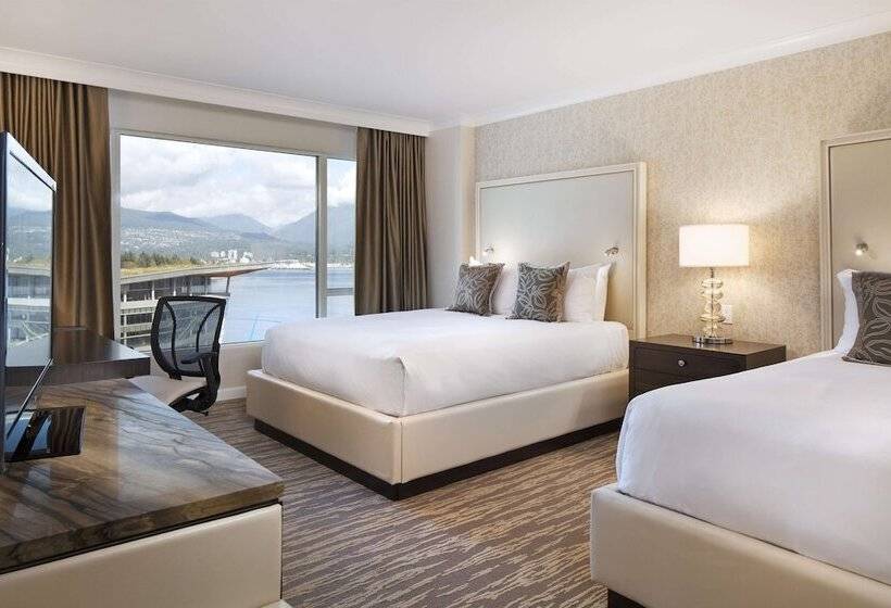 غرفه قياسيه سريرين مزدوجين, Fairmont Waterfront