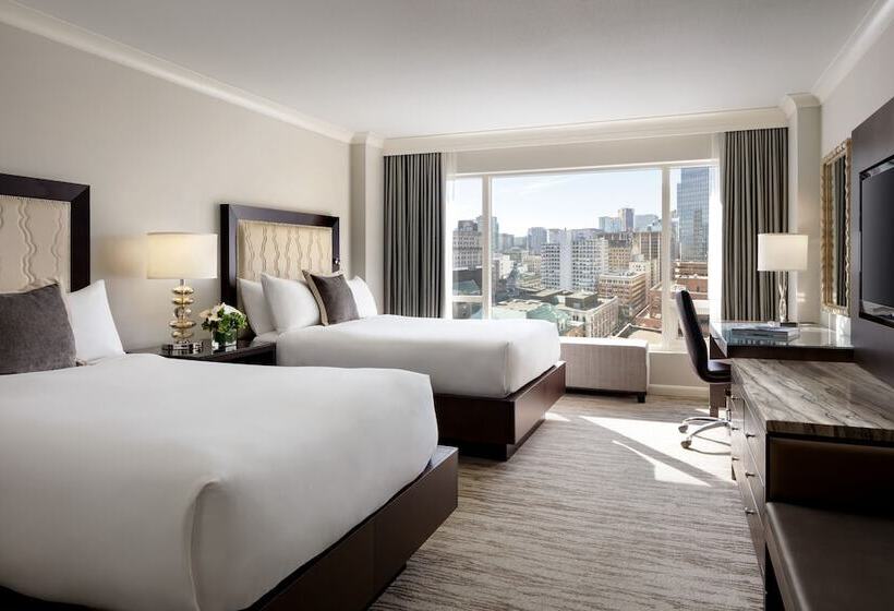 غرفة ديلوكس مطلة على المدينة, Fairmont Waterfront