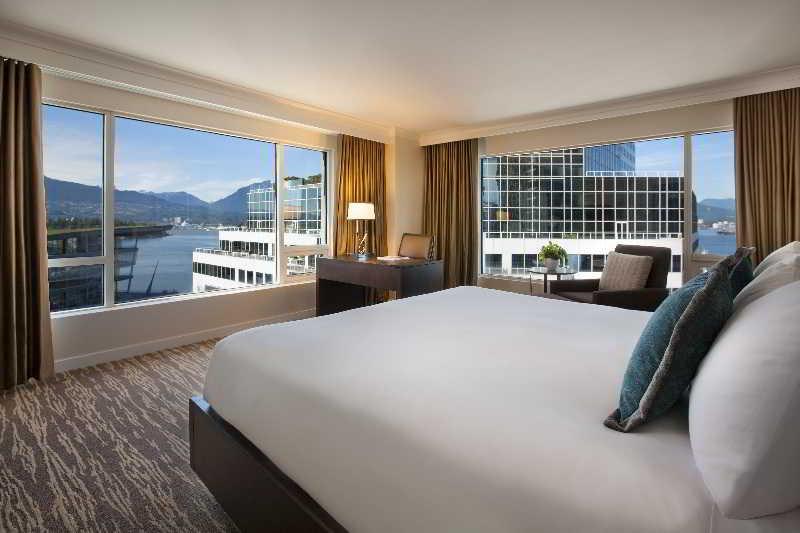Номер Deluxe Вид на Город, Fairmont Waterfront