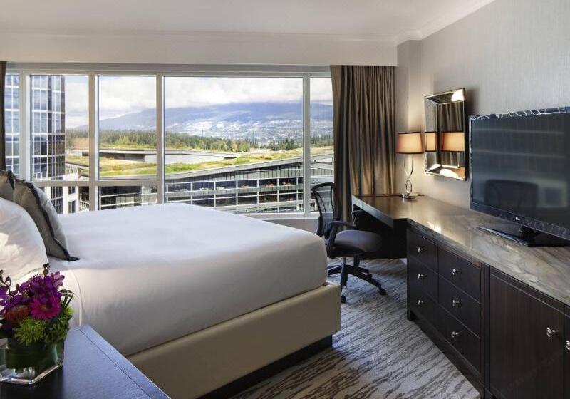 جناح سرير كينج, Fairmont Waterfront