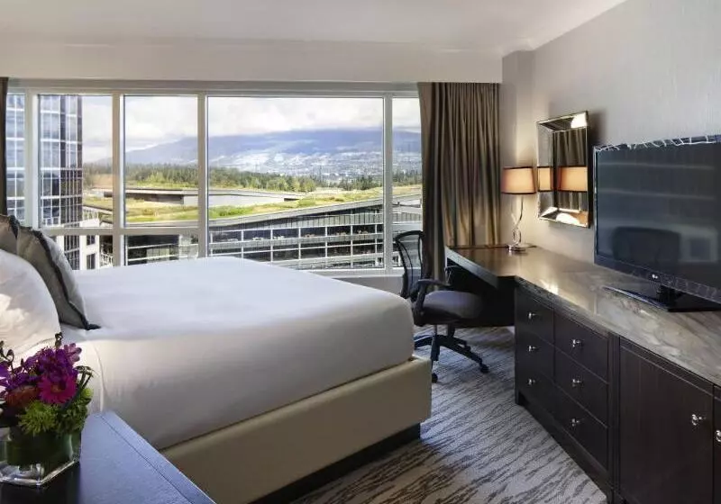 キングサイズベッドのスイートルーム, Fairmont Waterfront