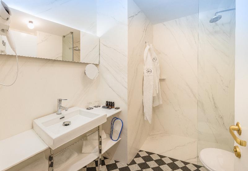 غرفة قياسية سرير كينج, Fairmont Waterfront