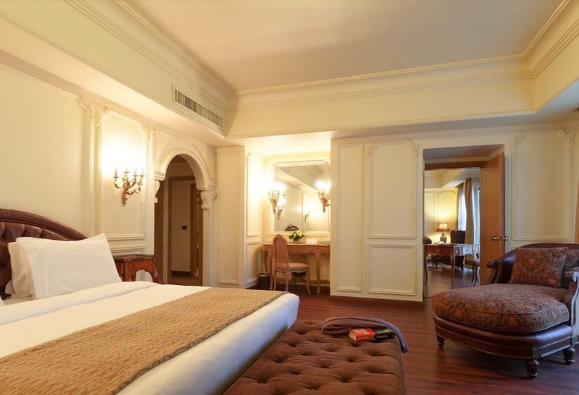 سوئیت با بالکن, Le Commodore