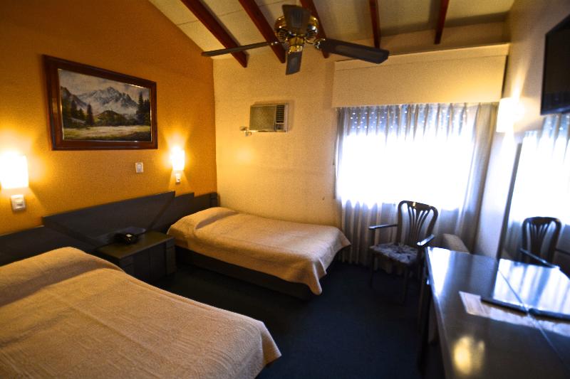 اتاق استاندارد سه نفره, Nutibara