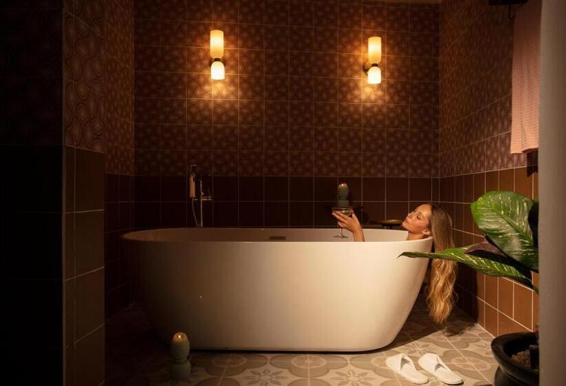 Номер Deluxe, Rocas De Bahía