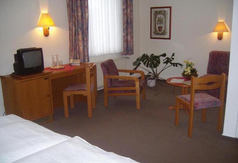 חדר סטנדרט, Am Bahnhof