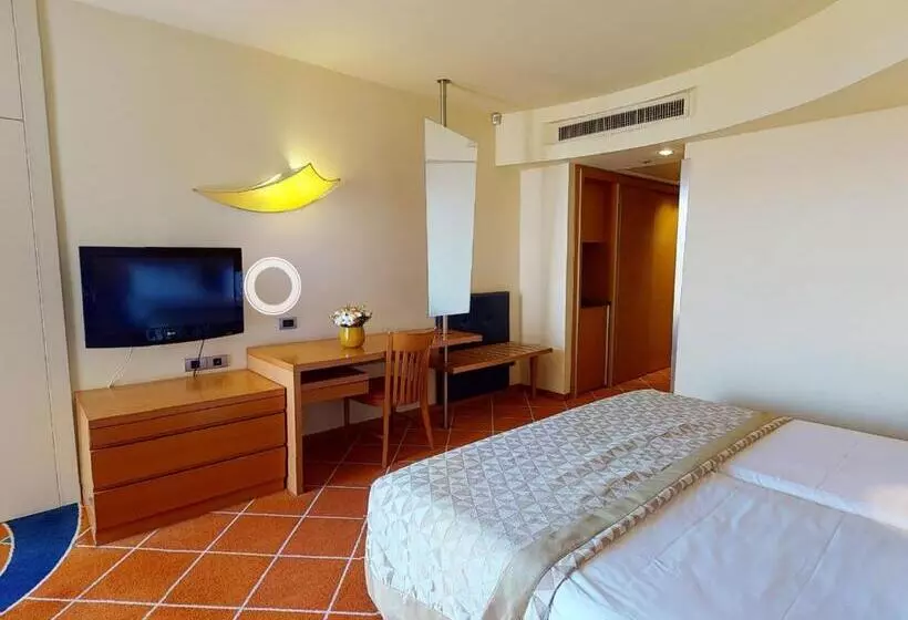 Standard Triple Room, Dan Eilat