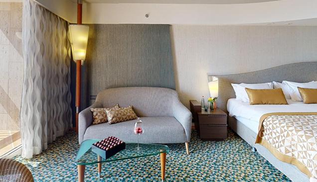 غرفة قياسية, Dan Eilat