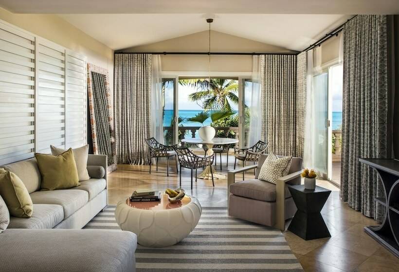 سوییت لوکس, Grace Bay Club