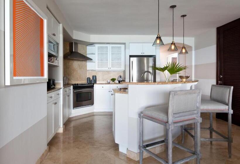 سوئیت دلوکس 2 خوابه, Grace Bay Club