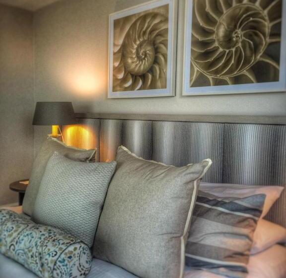 سوییت لوکس, Grace Bay Club