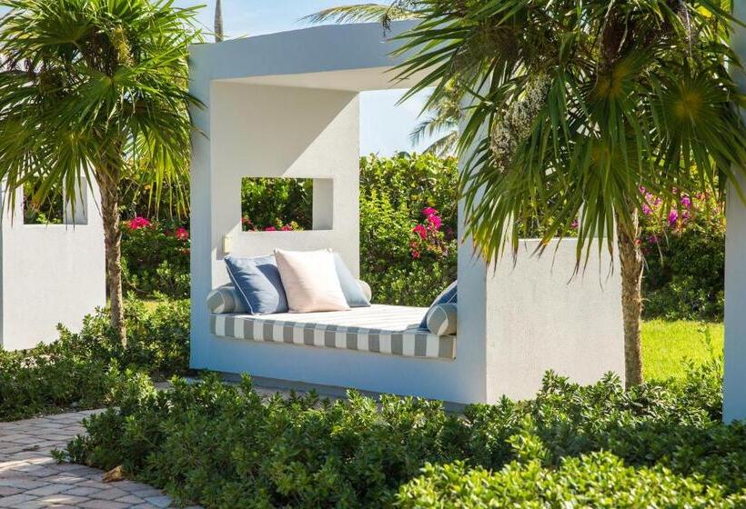 سوییت لوکس, Grace Bay Club