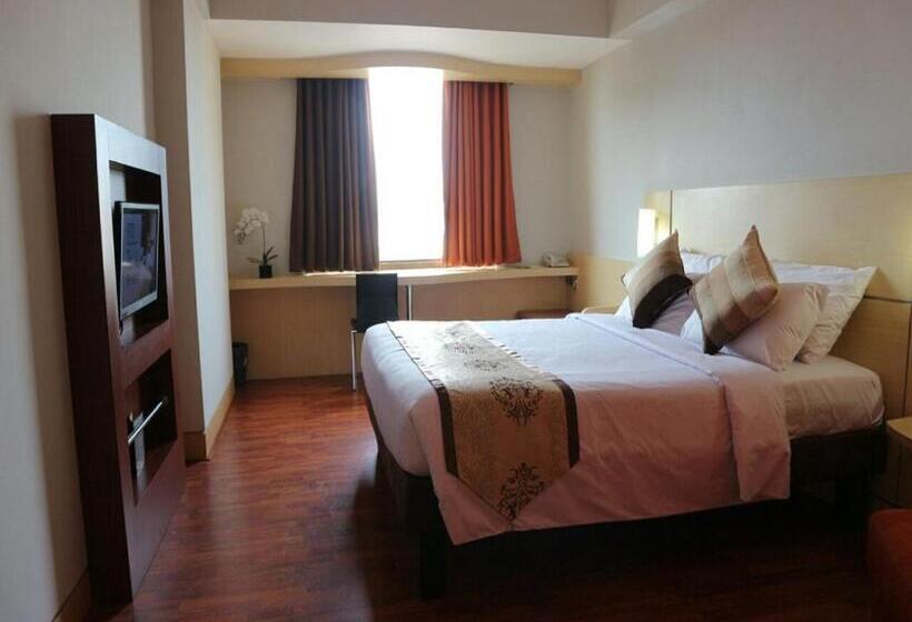 Номер Deluxe, Arcadia Mangga Dua By Horison