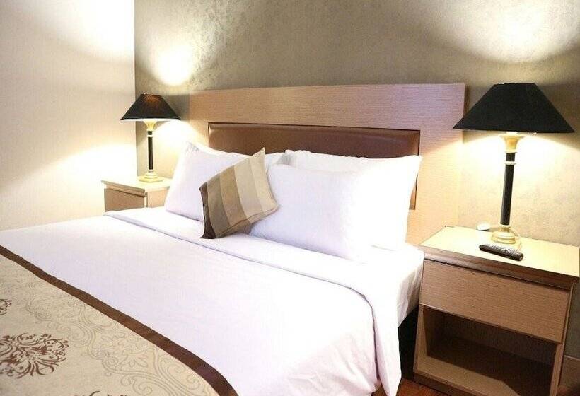 Номер Deluxe, Arcadia Mangga Dua By Horison
