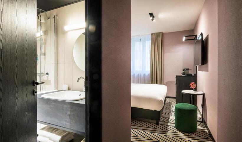 Standard Room King Size Bed, Numa Brussels Royal Galleries