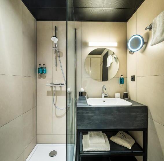 Standard Single Room, Numa Brussels Royal Galleries