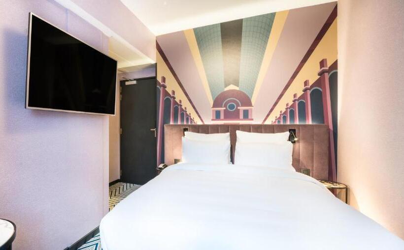 Standard Single Room, Numa Brussels Royal Galleries