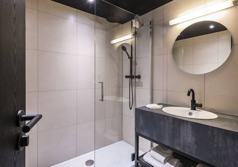 Standard Single Room, Numa Brussels Royal Galleries