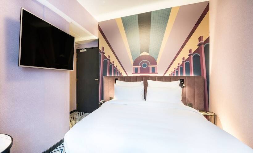 Standard Single Room, Numa Brussels Royal Galleries