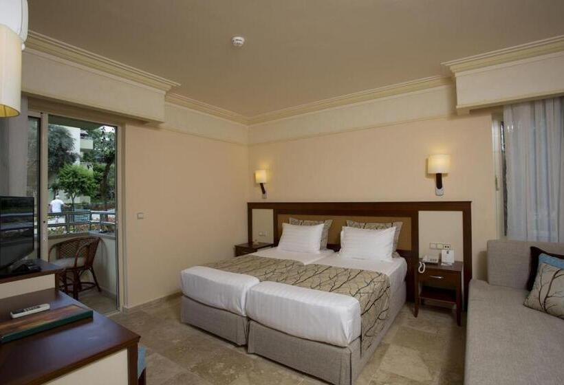 标准间, Melas Holiday Village