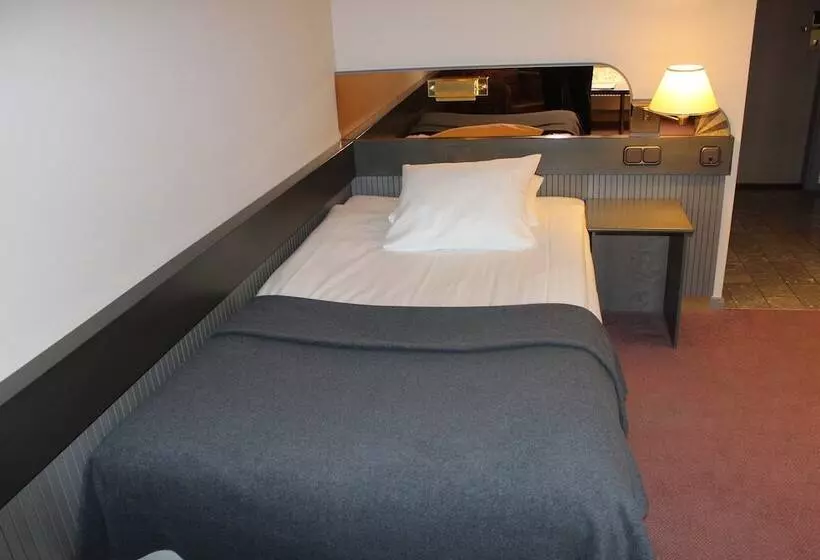 Quarto Estandar Individual, Memory