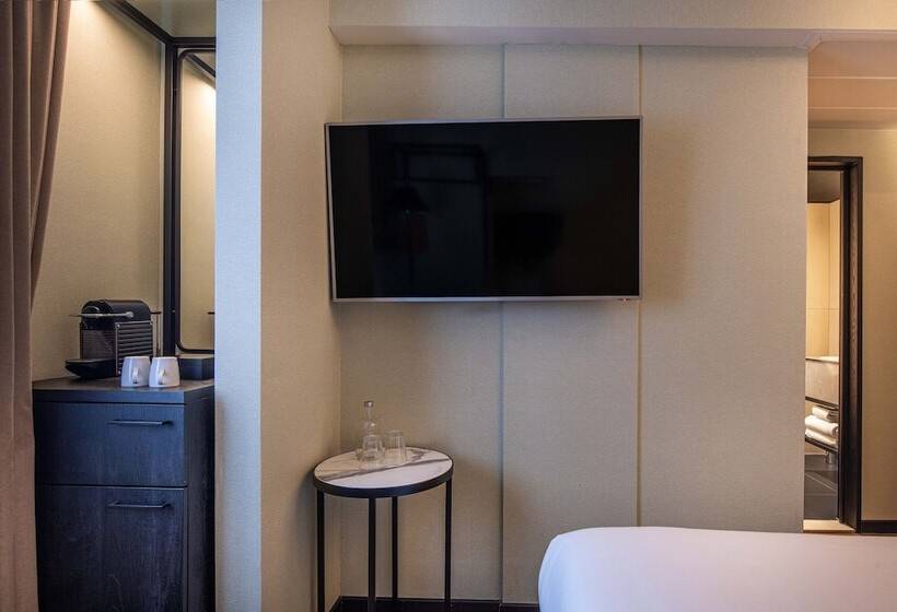 Standard Single Room, Numa Brussels Royal Galleries