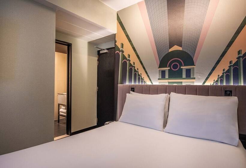 Standard Single Room, Numa Brussels Royal Galleries