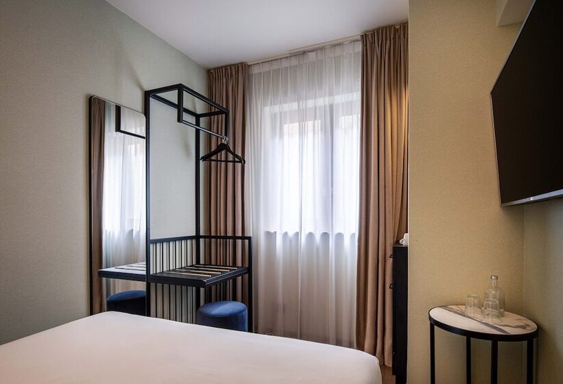 Standard Single Room, Numa Brussels Royal Galleries