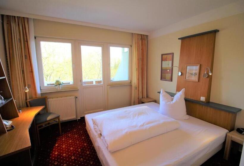 Номер Стандарт Индивидуальный с Балконом, Parkhotel Klüschenberg