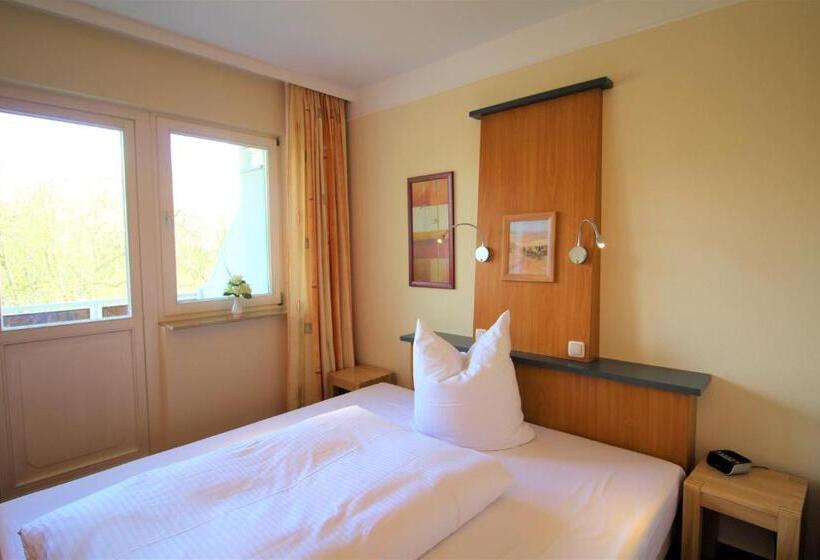 Номер Стандарт Индивидуальный с Балконом, Parkhotel Klüschenberg