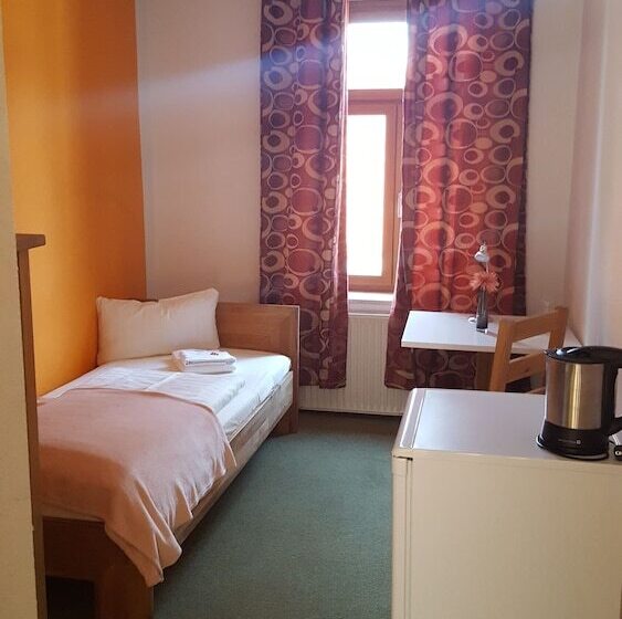 Standart Tek Kişilik Oda, & Restarant Ausspann