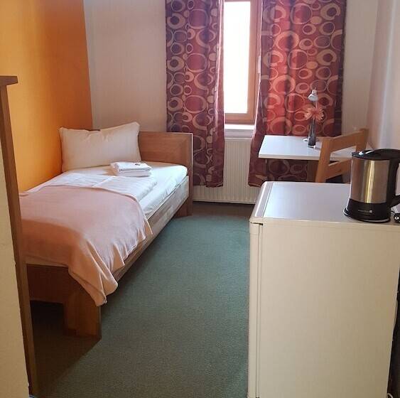 Standart Tek Kişilik Oda, & Restarant Ausspann