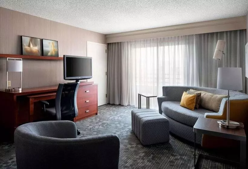 プールビュースイート, Sonesta Select Los Angeles Torrance South Bay