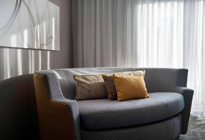 غرفة ديلوكس مطلة على حمام السباحة, Sonesta Select Los Angeles Torrance South Bay