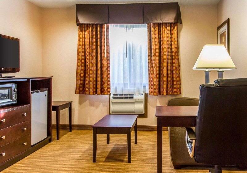 جناح مطلّ علي حمام السباحة, Sonesta Select Los Angeles Torrance South Bay