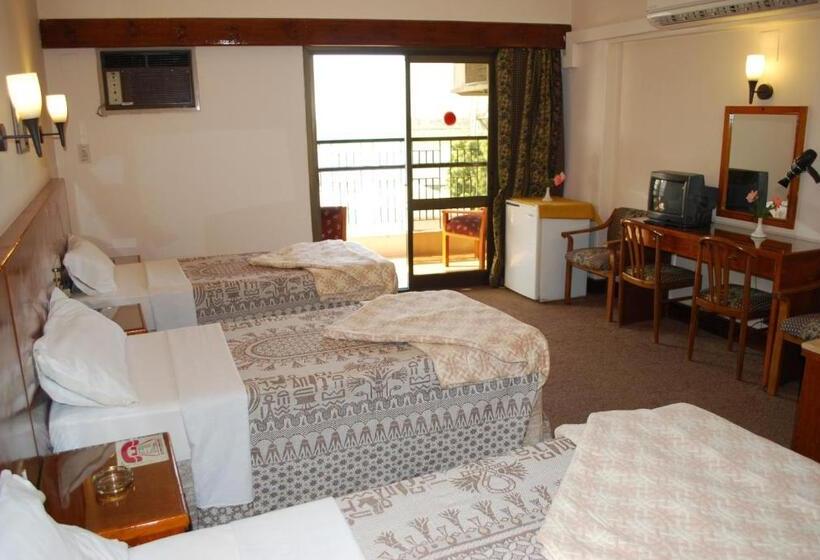 اتاق استاندارد سه نفره, St.joseph