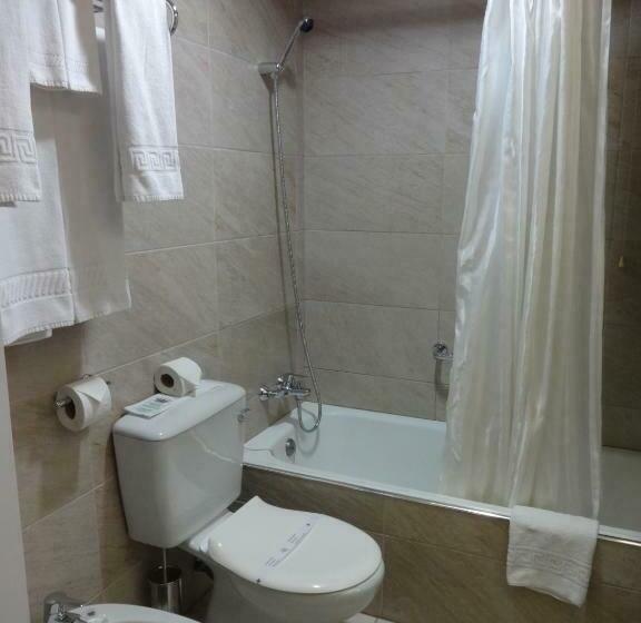 اتاق استاندارد سه نفره, Windsor