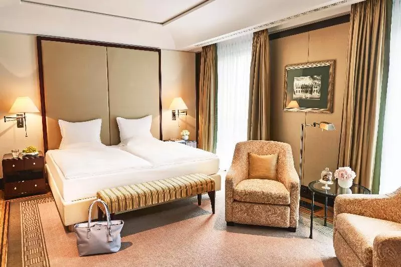 Standardzimmer, Adlon Kempinski Berlin
