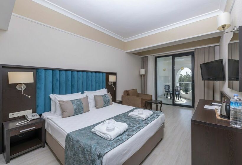 Quarto Familiar, Asteria Collection Side