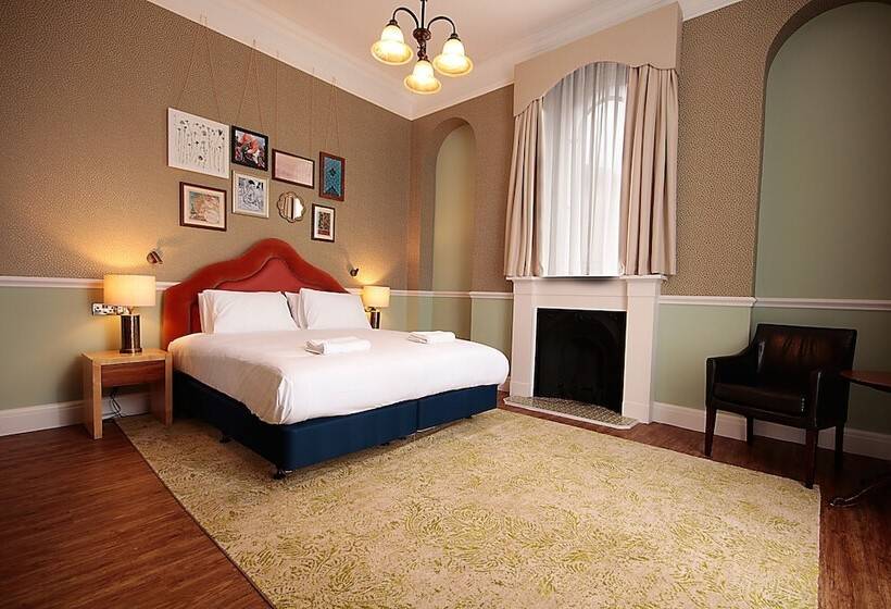 Номер Стандарт Трехместный, Elmbank York, Tapestry Collection By Hilton