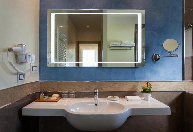 اتاق لوکس با بالکن, Imperiale Rimini & Spa