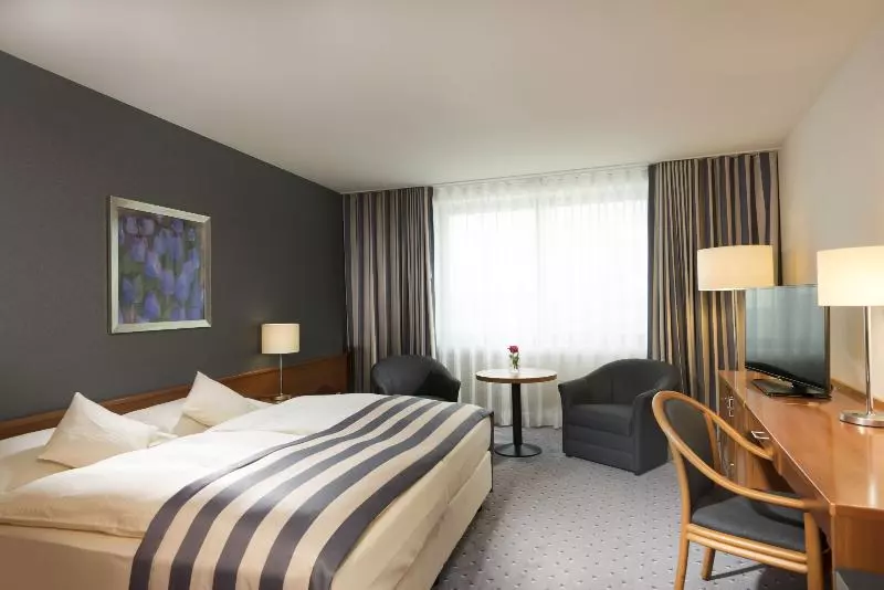Standard Room, Maritim Hotel Ulm