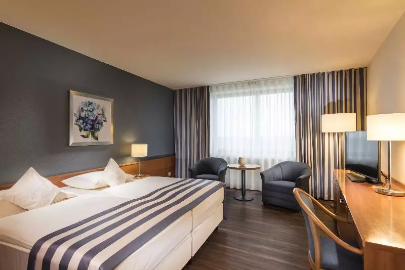 Comfort Single Room, Maritim Hotel Ulm