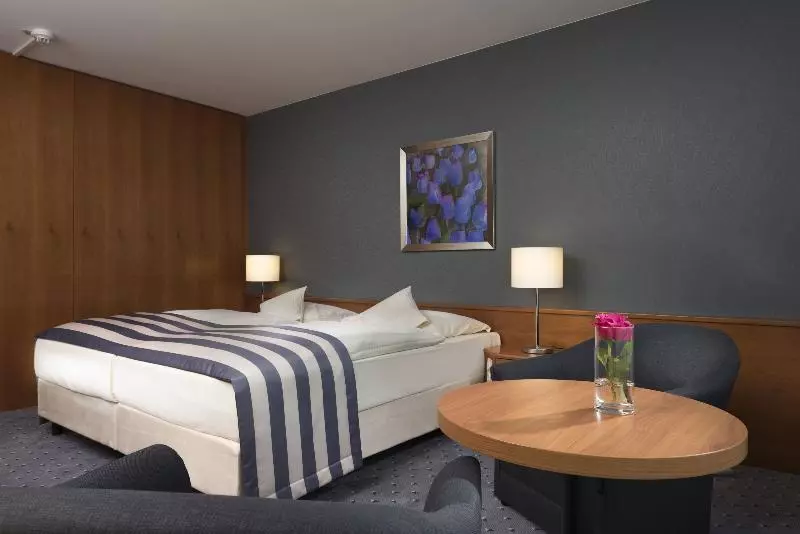 Comfort Single Room, Maritim Hotel Ulm