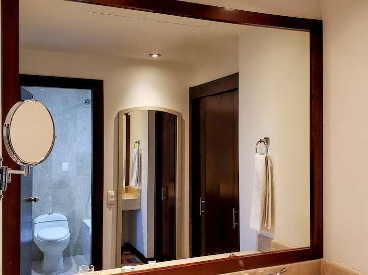 スイート（家族用）, NH Cali Royal