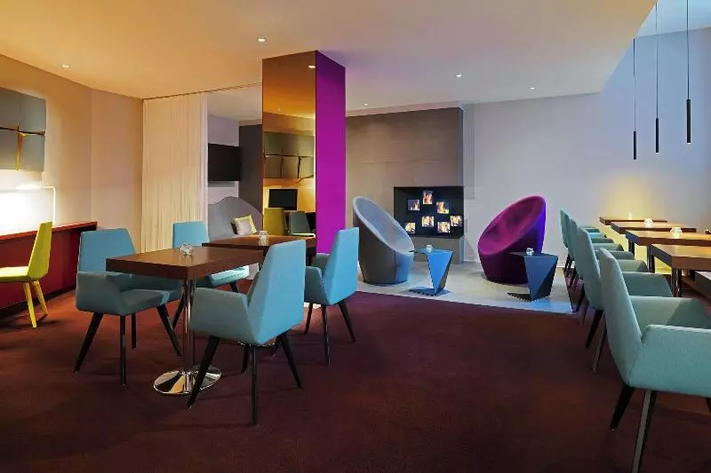 سوئیت جونیور با تخت بزرگ, Sheraton Hannover Pelikan