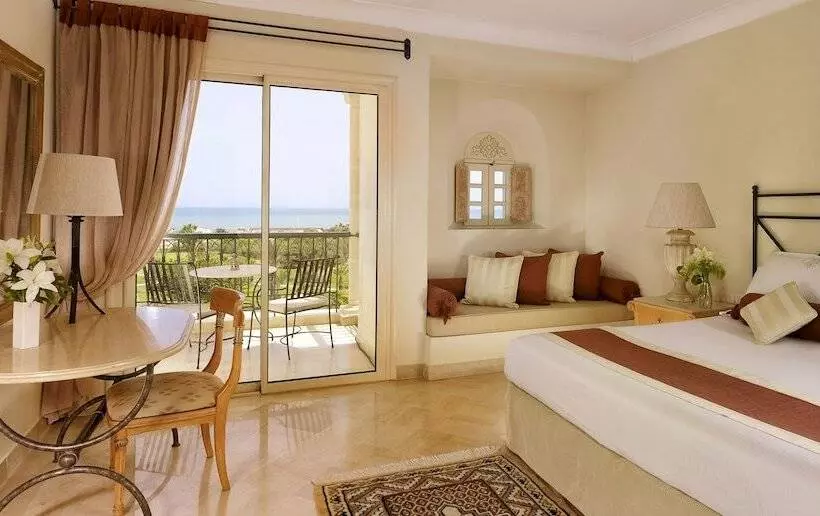 اتاق لوکس با چشمانداز دریا, The Residence Tunis